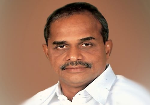 <span class="lh16 fa fs12 fb">Andhra Pradesh Chief Minister YSR Rajasekhara Reddy's body was found along with 4 others after commandos reached his helicopter, which crashed on Wednesday on a hilltop. The chopper was found 10 km from Atmakur in Kurnool district.&lt;br&gt;&lt;br&gt;At 9.35 am on Wednesday, air traffic control officials lost contact with the helicopter when it was over the Kurnool district. The weather had turned stormy with gales of wind and bursts of rain. The chopper was last spotted between 9.15 and 9.30 am.</span>