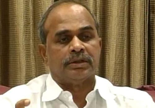 <span class="lh16 fa fs12 fb">YSR was travelling with his special secretary Subramaniam, chief security officer Wilson, and two pilots Group captain S K Bhatia and Capt M S Reddy on the seven-seater Bell 430 helicopter. All five bodies were found 23 hours after the chopper first went missing.</span>