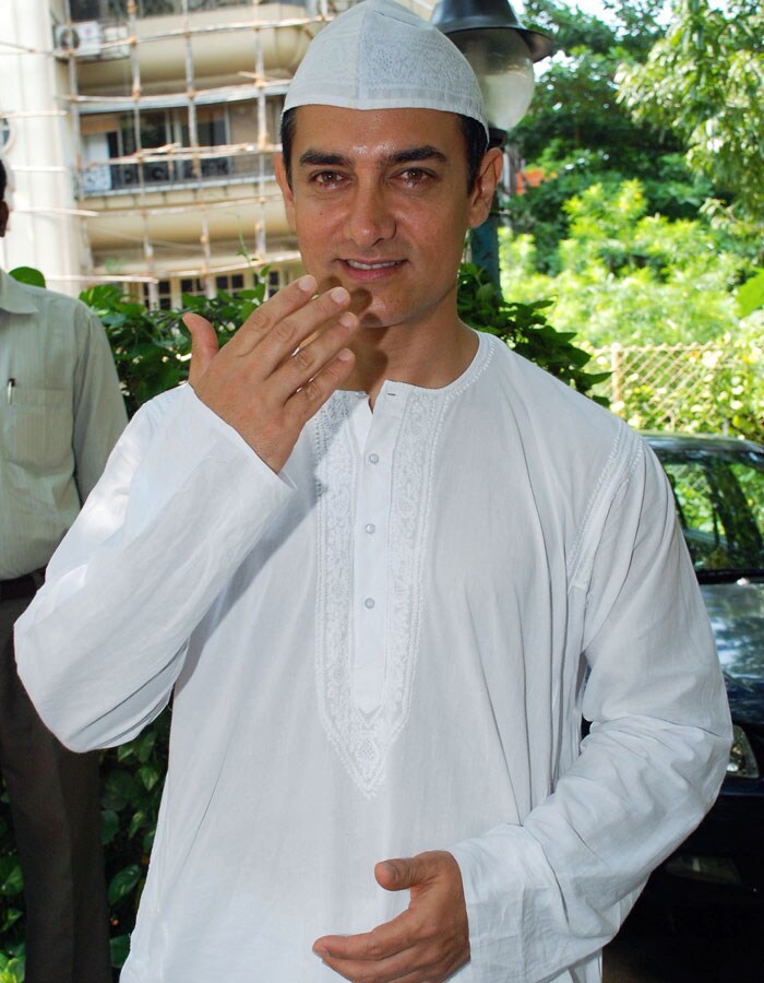 Bollywood actor Aamir Khan celebrated Eid al-Fitr at his home in Mumbai. (Pics: AFP)