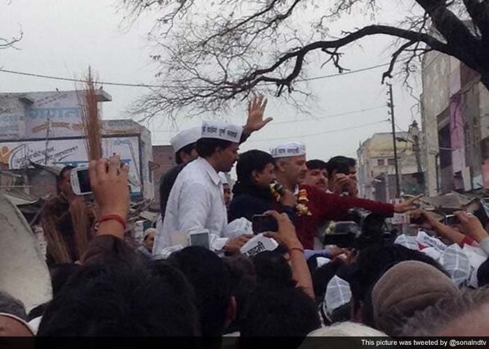 The yatra will reach Shahabad in Hardoi via Hapur, Amroha, Moradabad, Rampur and Bareilly on the first day.<br><br>

Seen here, Arvind Kejriwal addresses a crowd at Pilakhua.<br><br><b>
<i>Full Coverage: <a href="http://www.ndtv.com/elections" >Elections 2014</a></b></I>