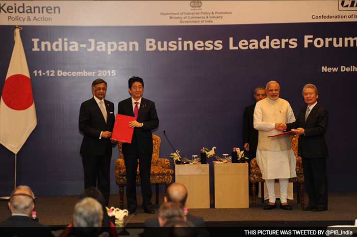 PM Narendra Modi with Japan PM Shinzo Abe at the Business Leaders Forum.