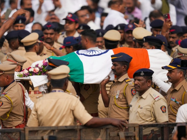 अजित दादा को नम आंखों से अंतिम विदाई देने उमड़ा बारामती... देखें तस्&zwj;वीरें