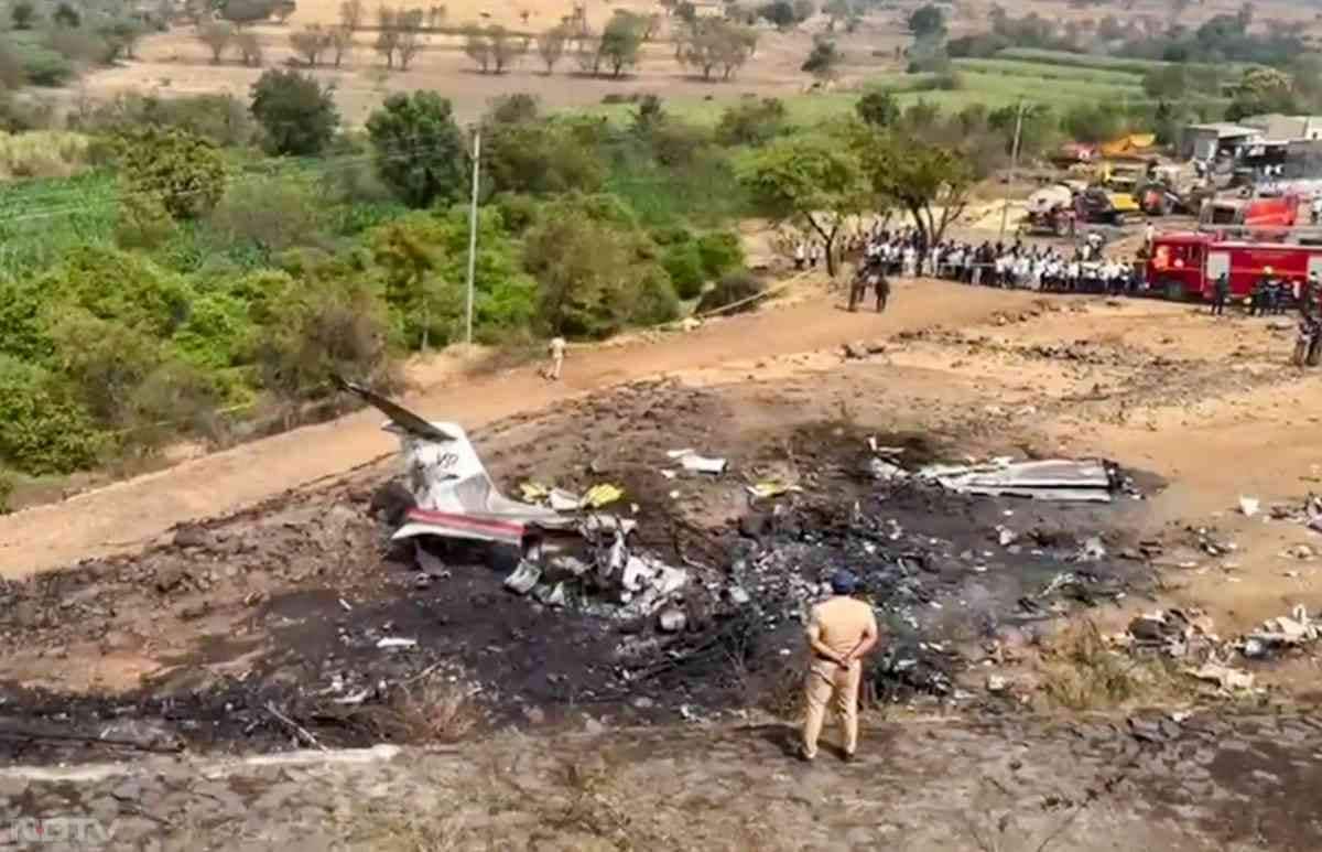 विमान 8 बजकर 46 मिनट पर हादसे का शिकार हुआ.