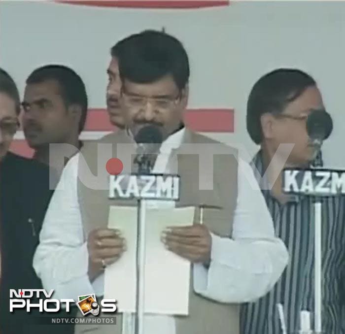 Akhilesh Yadav sworn in as UP Chief Minister