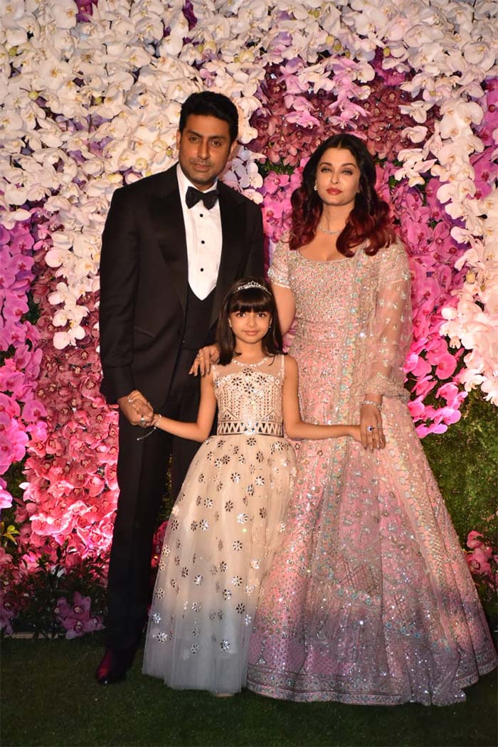 Bollywood actors Abhishek Bachchan and Aishwarya Rai Bachchan with their daughter Aaradhya