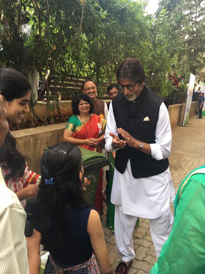 Banega Swachh India: 5 Motivating Quotes On Cleanliness By Amitabh Bachchan