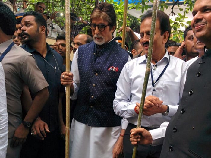 5 Quotes By Amitabh Bachchan At The #MahaCleanathon