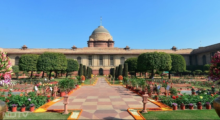 राष्ट्रपति भवन का प्रसिद्ध अमृत उद्यान इस वर्ष 3 फरवरी 2026 से 31 मार्च 2026 तक आम जनता के लिए खोला जाएगा.