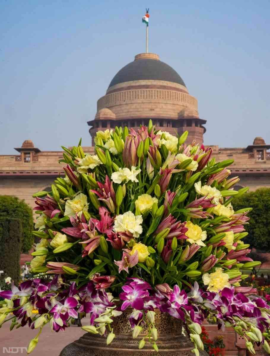 एक ऑनलाइन टिकट पर अधिकतम 6 लोगों की बुकिंग की जा सकती है, जबकि स्कूल समूहों के लिए एक टिकट पर अधिकतम 50 छात्रों की अनुमति होगी.