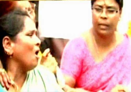 <span class="lh16 fa fs12 fb"><a href="<a href="http://www.ndtv.com/news/videos/video_player.php?id=1153639">http://www.ndtv.com/news/videos/video_player.php?id=1153639</a>" class="fbld fn fl"><span class="fr">Watch:</span> Andhra mourns for YSR</a></span>