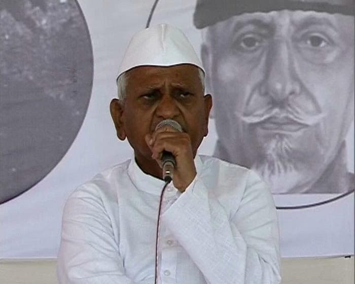 Anna Hazare ends fast