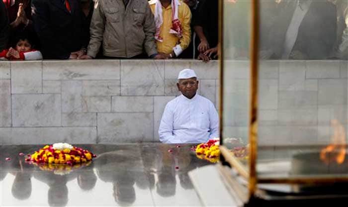 Ahead of fast, Anna Hazare at Rajghat