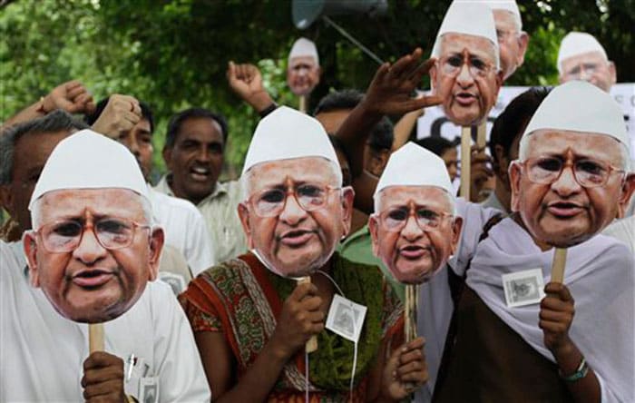 Day 2: India stands by Anna Hazare