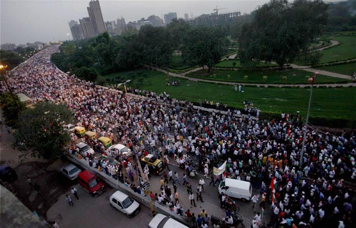 Crowds throng Ramlila Ground.