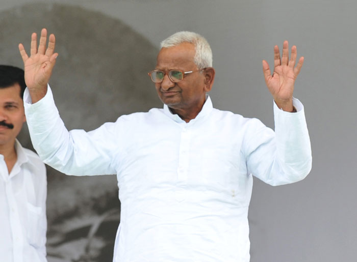 Anna Hazare is standing firm and the government, slowly but surely is beginning to buckle under the rising pressure.<br><br>
As Gandhian Anna Hazare's fast entered sixth day today, the social activist and his team said that they have not closed the doors of dialogue with the government but so far, no proposal has come to them for talks.