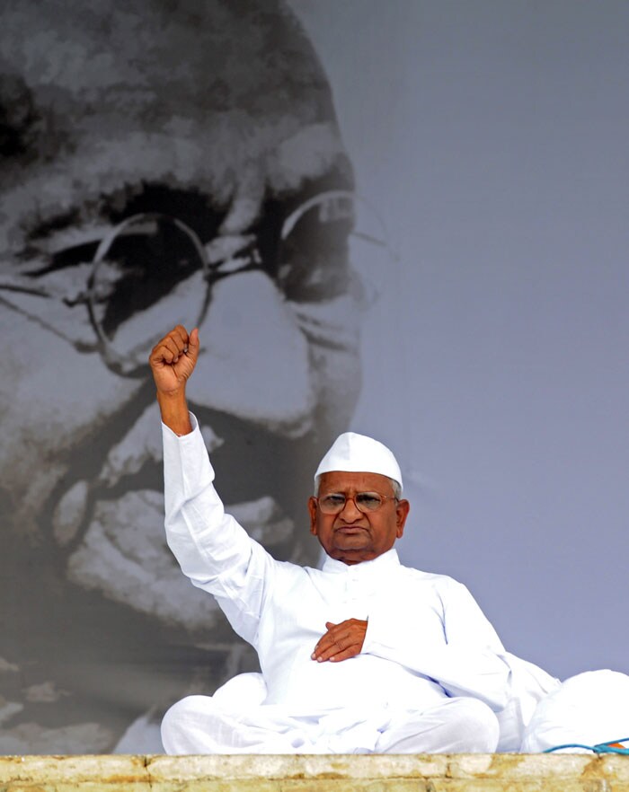Team Anna has upped the ante, setting August 30 as the deadline to pass its version of the Lokpal Bill. <br><br>
Despite six days into his fast, the Gandhian is steadfast on his demands from the government.
