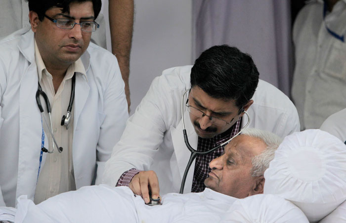 Anna Hazare being examined by the doctors. The activist is in his sixth day of fast, third at the venue.