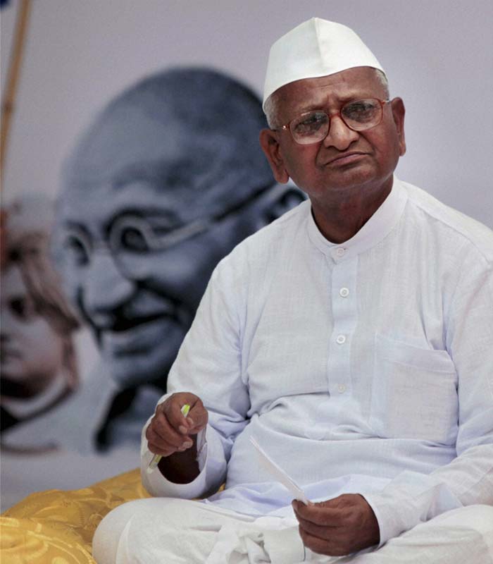 Anna Hazare\'s fast against corruption strikes huge chord