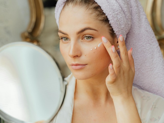 15 दिन में चेहरे पर ग्लो चाहिए, तो ये 5 चीजें लगाएं