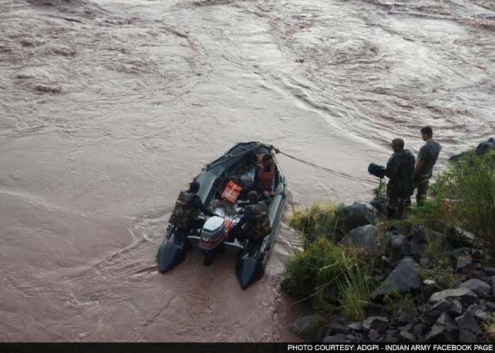 Kashmir Floods: Indian Army to the Rescue