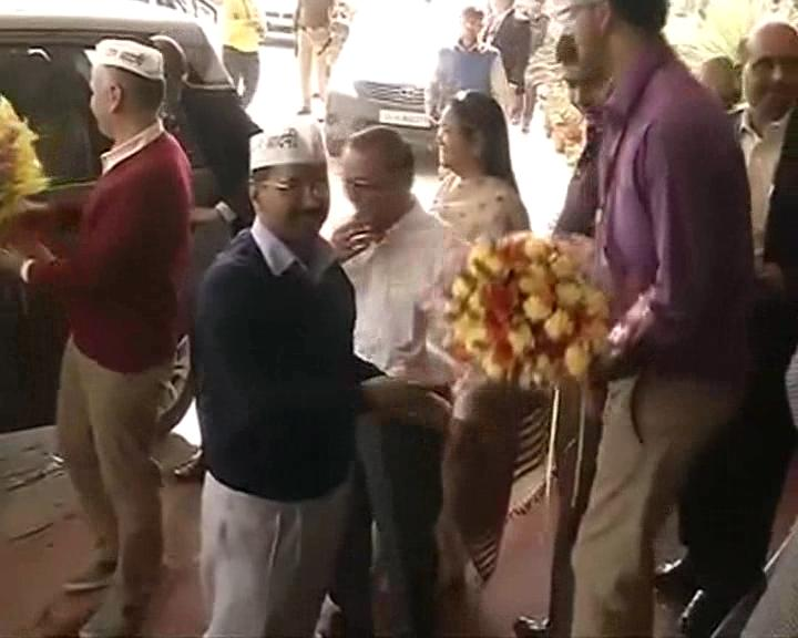 Arvind Kejriwal\'s First Day at Work