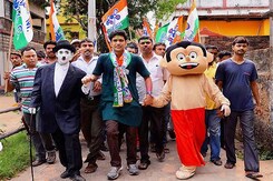 विधानसभा चुनाव: प्रचार के ऐसे अनोखे रंग कभी देखे हैं आपने... विधानसभा चुनाव: प्रचार के ऐसे अनोखे रंग कभी देखे हैं आपने...