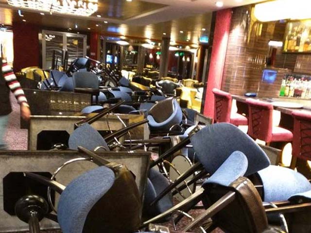 5 Pics: In The Middle Of A Monster Storm, This Ship Survives 5 Pics: In The Middle Of A Monster Storm, This Ship Survives