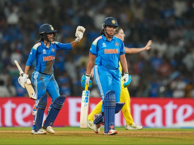 वे गिरीं, वे उठीं और रनों का पहाड़ लांघ लिया... मैदान पर खुशी के आंसुओं की कहानी