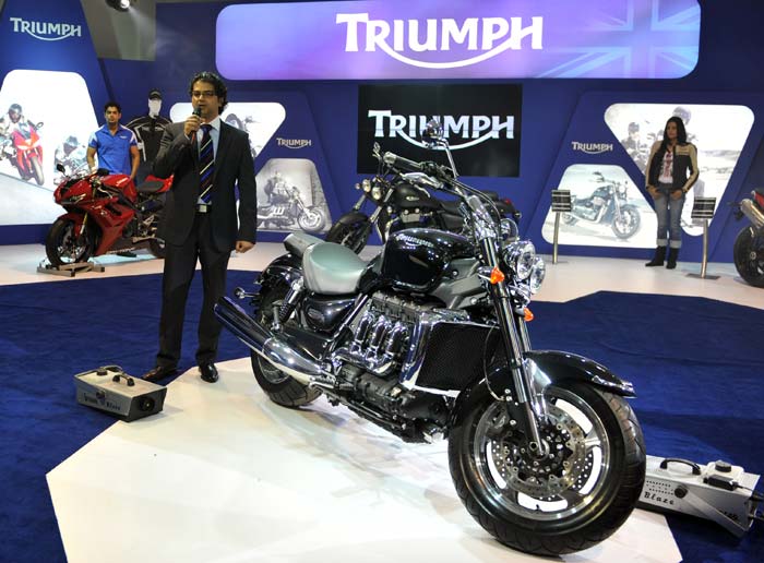 Triumph motorcycles has launched the flagshi Rocket III Roadster. The three cylinder bike is a heavy duty 2294 cc engine which is the largest displacement engine for any mass produced motorcycle. It carries a price tag of Rs 22 lakh.