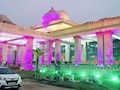 Photo : गुलाबी रोशनी में नहाया अयोध्या धाम रेलवे स्टेशन, पीएम मोदी कल करेंगे उद्घाटन, देखें खूबसूरत तस्‍वीरें