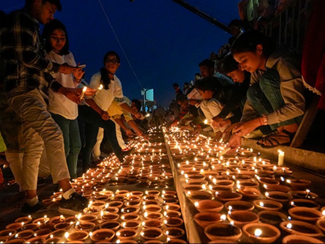 Diwali 2023: 22 लाख दीयों से रोशन हुई अयोध्या, बना नया वर्ल्ड रिकॉर्ड, देखें दीपोत्सव की तस्वीरें