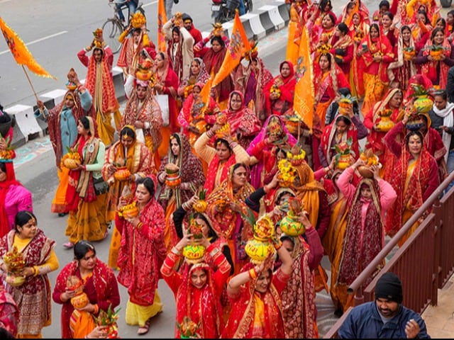Photo : आज मंदिर में प्रवेश करेंगे भगवान राम, अयोध्या में निकाली जाएगी रामलला की शोभायात्रा