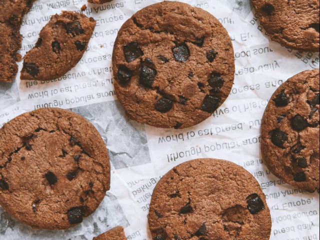 बिना ओवन के बनाएं चॉकलेट कुकीज़, जानें आसान रेसिपी