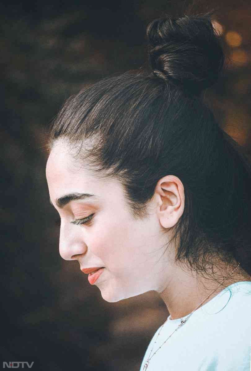 इसके विटामिन त्वचा को अंदर से चमकदार और स्वस्थ बनाते हैं.