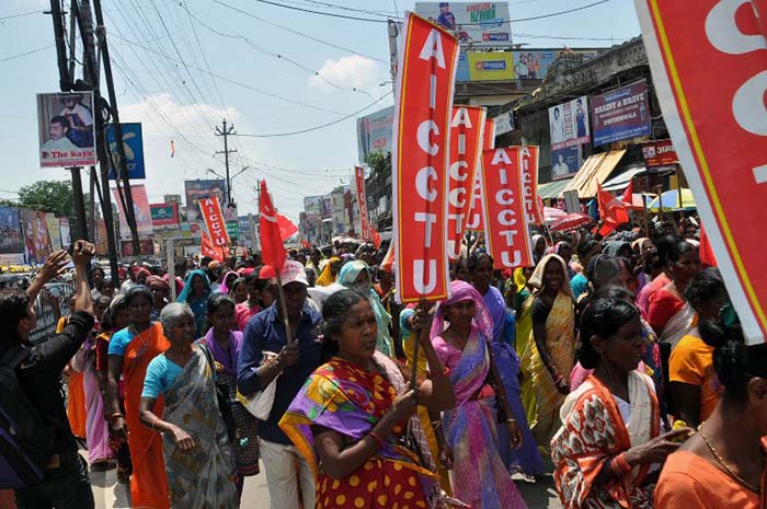 5 Pics: Nationwide Strike Hits Commuters, Clashes in West Bengal