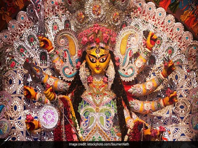 Photo : Durga Puja 2019: Delhi Bids Farewell To Goddess Durga In A Green Way