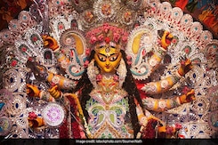 Durga Puja 2019: Delhi Bids Farewell To Goddess Durga In A Green Way Durga Puja 2019: Delhi Bids Farewell To Goddess Durga In A Green Way