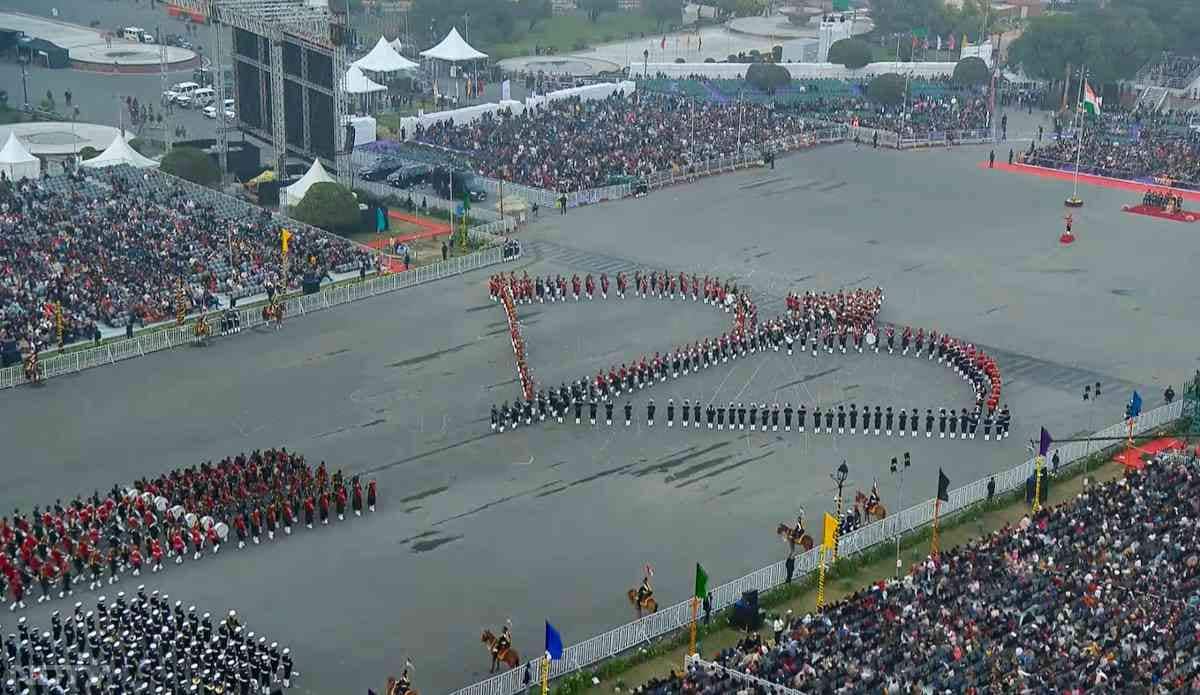तस्वीरों में देखें बीटिंग रिट्रीट का जज्बा... वंदे मातरम के 150 साल पूरे होने पर रायसीना हिल्स पर बिखरी अनूठी छटा