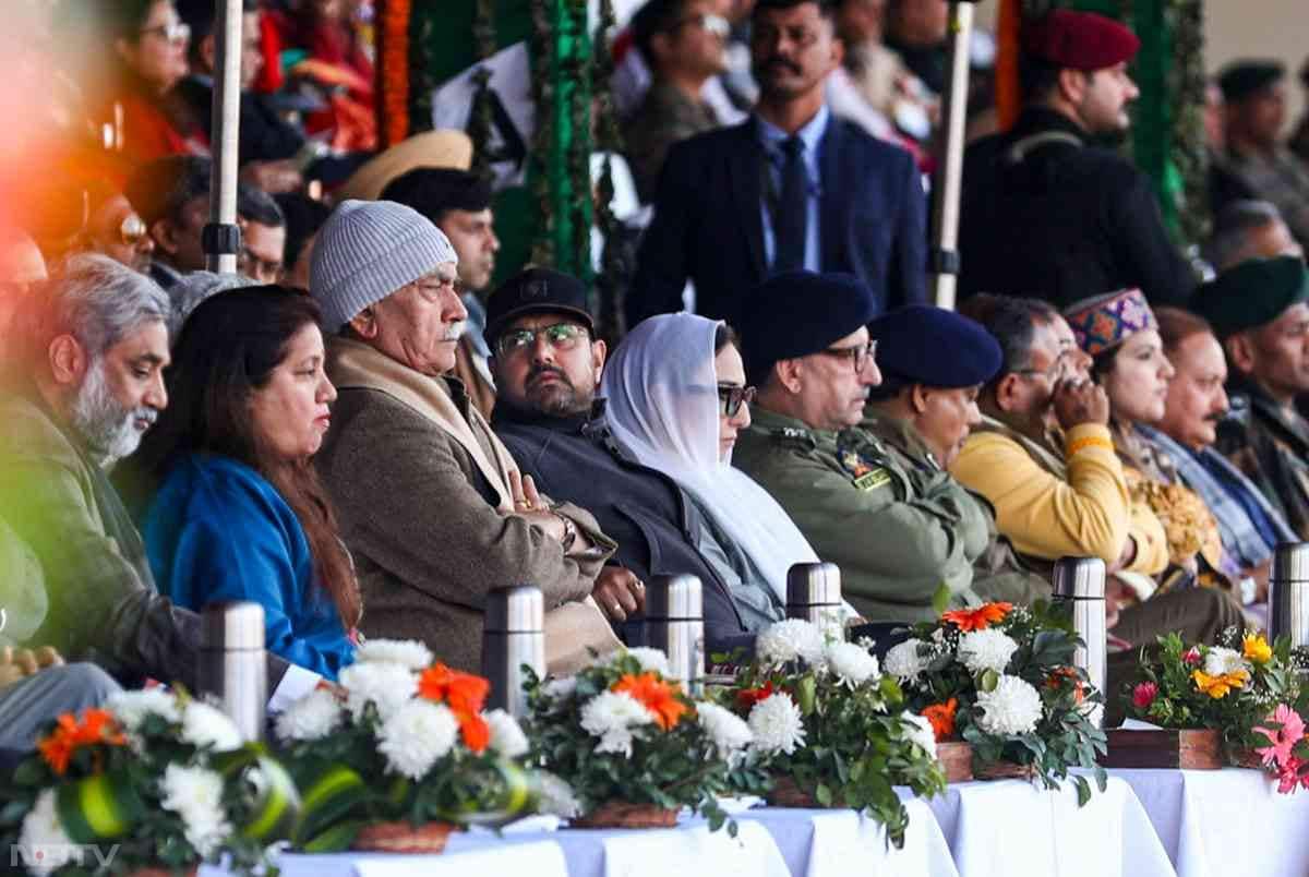 तस्वीरों में देखें बीटिंग रिट्रीट का जज्बा... वंदे मातरम के 150 साल पूरे होने पर रायसीना हिल्स पर बिखरी अनूठी छटा