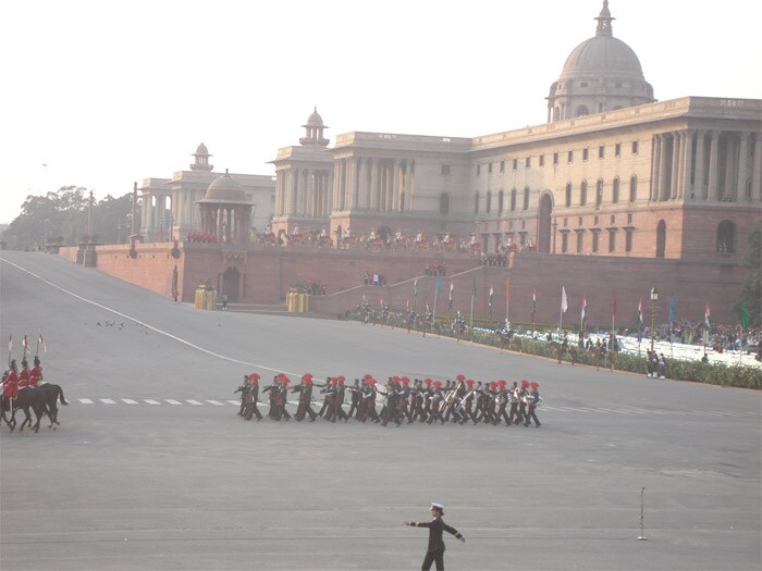 President Pratibha Patil, Vice President Hamid Ansari, Prime Minister Manmohan Singh and UPA Chairperson Sonia Gandhi attended the ceremony that saw 35 bands from the Army, Navy and Air Force playing solemn military tunes.