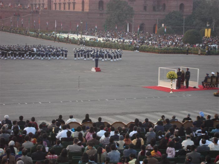 The military bands of Air Force and Navy followed the Massed Pipes and Drums Bands of the Army, and played five tunes -- 'Ocean's Splendour', 'Bhartiya Nau Sena Sky Hawks', 'Swantatra Bharat ake Shaan', 'Nocturnal Cry' and 'Subroto'.