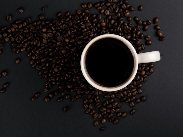 सर्दियों में ब्लैक कॉफी पीने के फायदे
