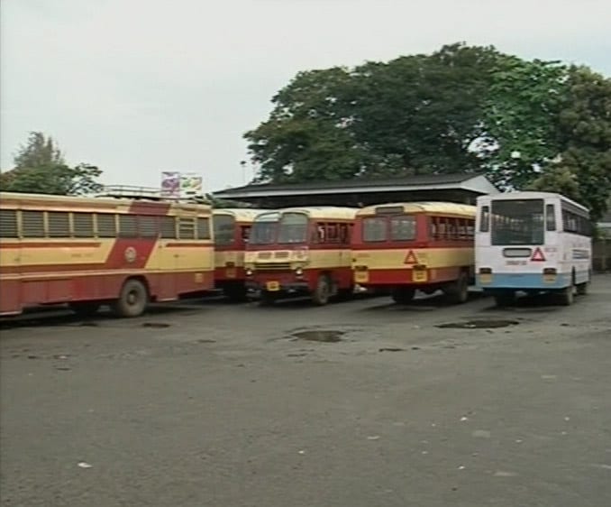 <b>Trivandrum:</b><br><br>All schools and most business establishments were closed in Kerala on Monday. This is the second time in eight days that Kerala has ground to a halt. There was a strike on June 26 too.<br><br>Private vehicles, buses, taxis and auto-rickshaws were off the roads. Passengers were stranded at the railway stations.