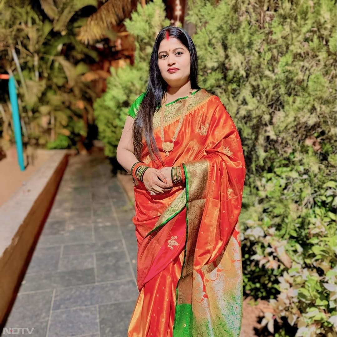 चंदा यादव जब भी खेसारी लाल यादव के साथ फोटोज शेयर करती हैं, लोग उन्‍हें भरपूर प्‍यार देते हैं. Pic- chanda_yadav27/Instagram