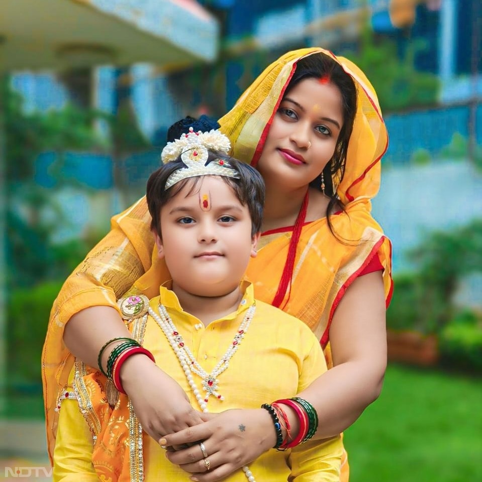 इस शादी से खेसारी लाल के दो बच्चे, एक बेटा और एक बेटी हैं. Pic- chanda_yadav27/Instagram