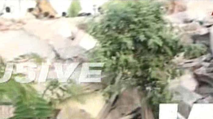 Part of hospital wing collapses in Bhopal