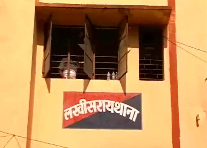 This forced the Chief Minister to offer safe passage to the representatives of the Maoists coming for talks on the crisis.<br><br>Kumar convened an all-party meeting on Saturday that evolved a consensus asking the Maoists to release the three hostages unconditionally.