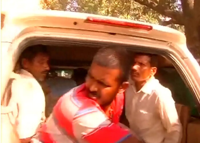 Avinash had soon after the appeal from the all party meeting, told local media offices in Jamui that the central committee of the ultra-left wing had rejected the offers for talks and decided to release the hostages unconditionally on "humanitarian considerations".