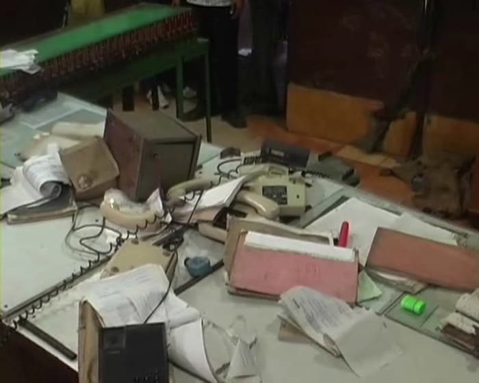 According to the police, those who got away later alerted their accomplices, and the train was robbed at the next halt. At that station, there was only one RPF jawan posted.