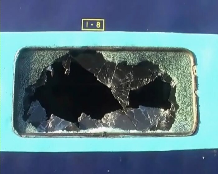 The Howrah- Delhi Lal Quila express was on its way to Delhi when the robbery happened between Bansipur and Bhalui railway stations in Bihar's Lakhisarai district.